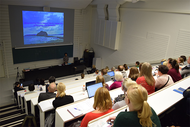 Giving a presentation at Oulu University ①